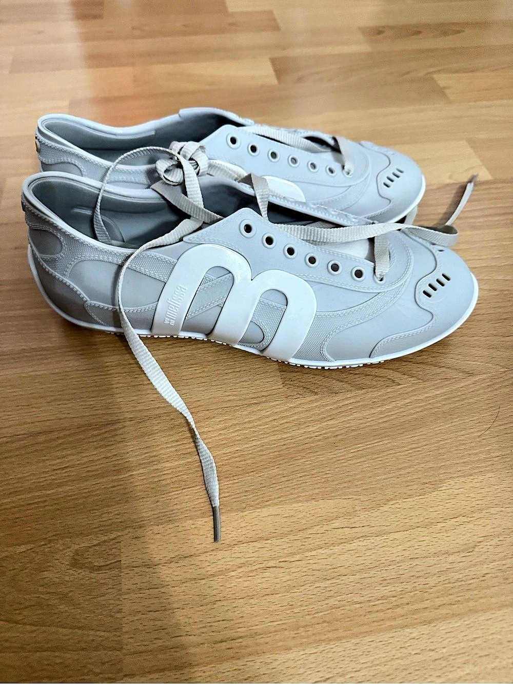 NWOT Melissa Motion Sneaker Gray Sneakers